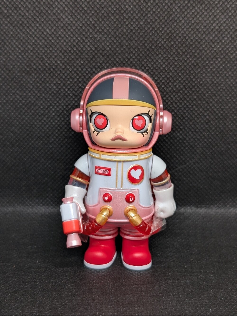 Pop Mart Mega Space Molly 100% Heartbeat